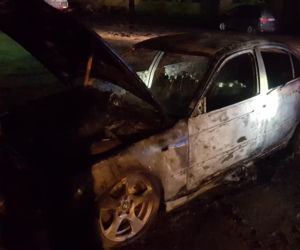 BMW w ogniu! Strażacy gasili pożar u mechanika