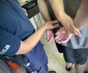 Wyrzucił do rowu kota w worku! 62-latek bez serca