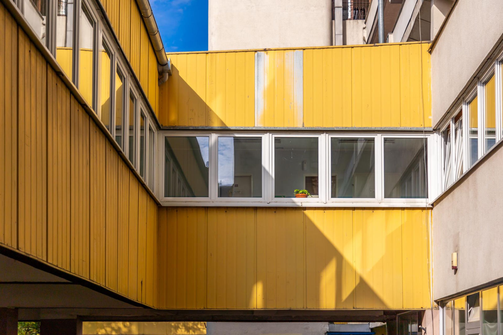Galeriowiec z Powstańców Śląskich 112-122 we Wrocławiu