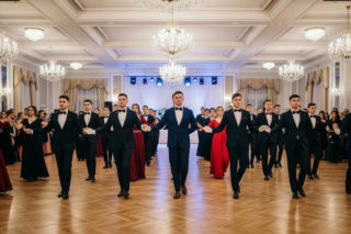 Studniówka II LO Białystok. Czy ich taniec przeszedł do historii?