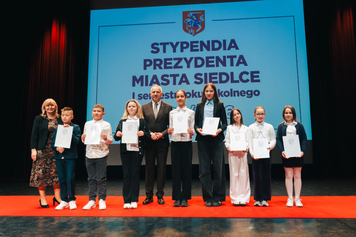 Najzdolniejsi uczniowie odebrali stypendia Prezydenta Miasta Siedlce