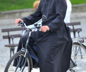 ARTUR ŻMIJEWSKI