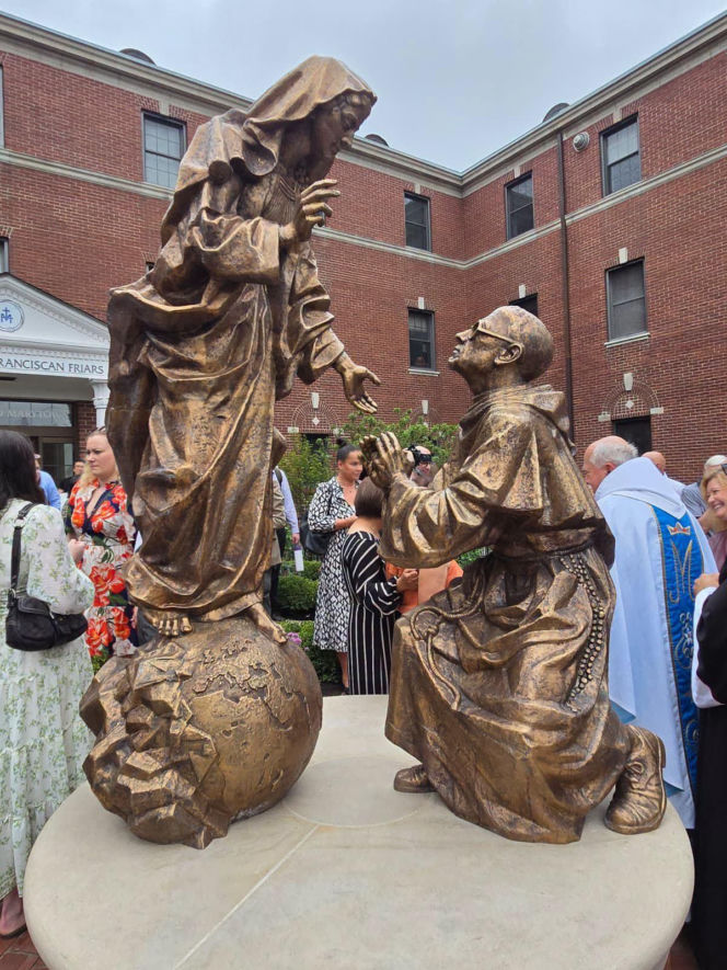 Pomnik św. Maksymiliana Marii Kolbego odsłonięty w Marytown w  Libertyville, IL