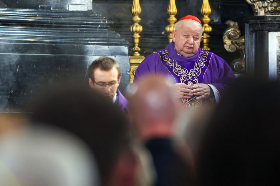 Tak się zmieniał Stanisław Dziwisz