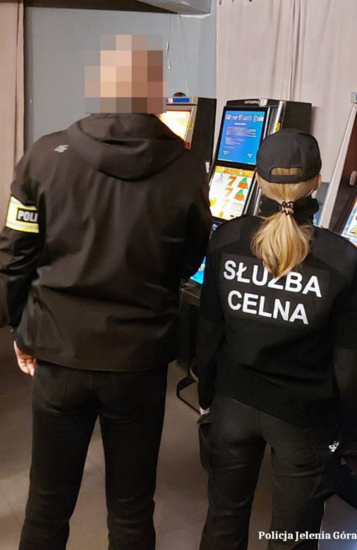 Napadli na nielegalne kasyno w Jeleniej Górze