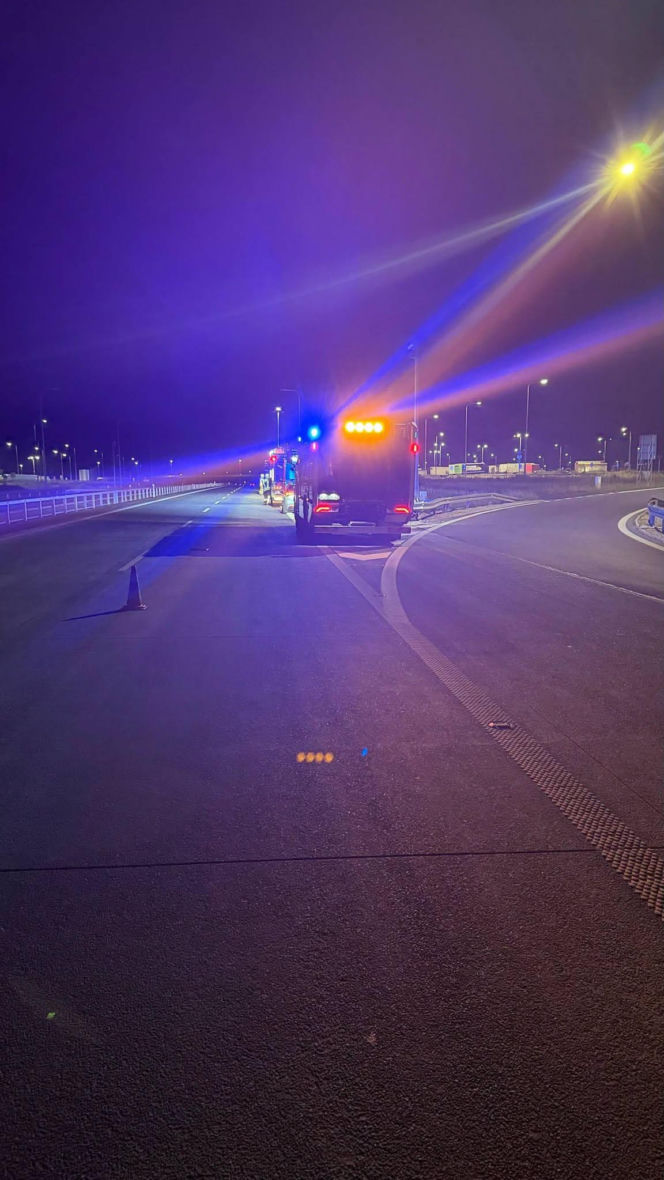 Gmina Zbuczyn: Na wysokości miejscowości Choja na autostradzie A2 auto osobowe uderzyło w barierki