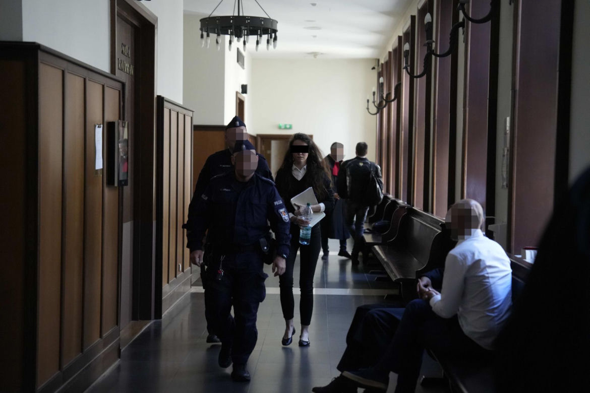 Magdalena D.-M. doprowadzona na salę. Sąd utajnił rozprawę