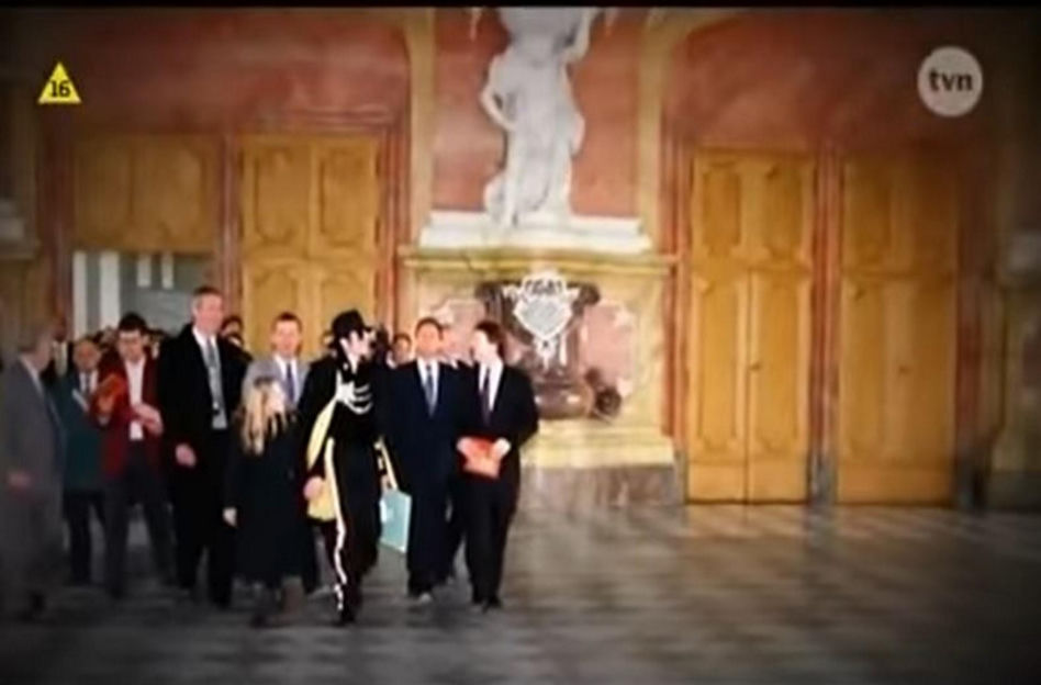 Michael Jackson zmarł 16 lat temu. Gdy odwiedził Polskę, wszyscy wstrzymali oddech. Te zdjęcia zachwycają