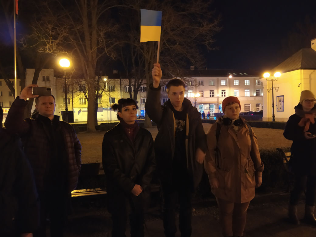 Siedlczanie okazali swoje poparcie dla Ukrainy w wojnie z Rosją – pokojowa demonstracja solidarnościowa w Siedlcach