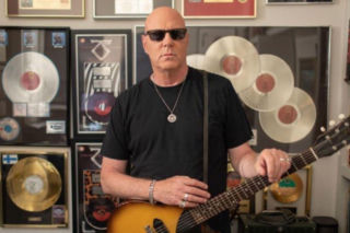 Gitarzysta Twisted Sister nie zostawił suchej nitki na Rock and Roll Hall of Fame. Nie dostajemy szacunku na jaki zasługujemy