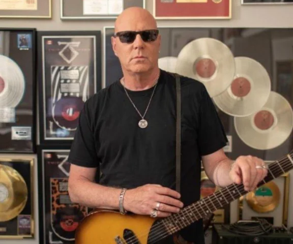 Gitarzysta Twisted Sister ostro o Rock and Roll Hall of Fame. To wyłącznie gra polityczna