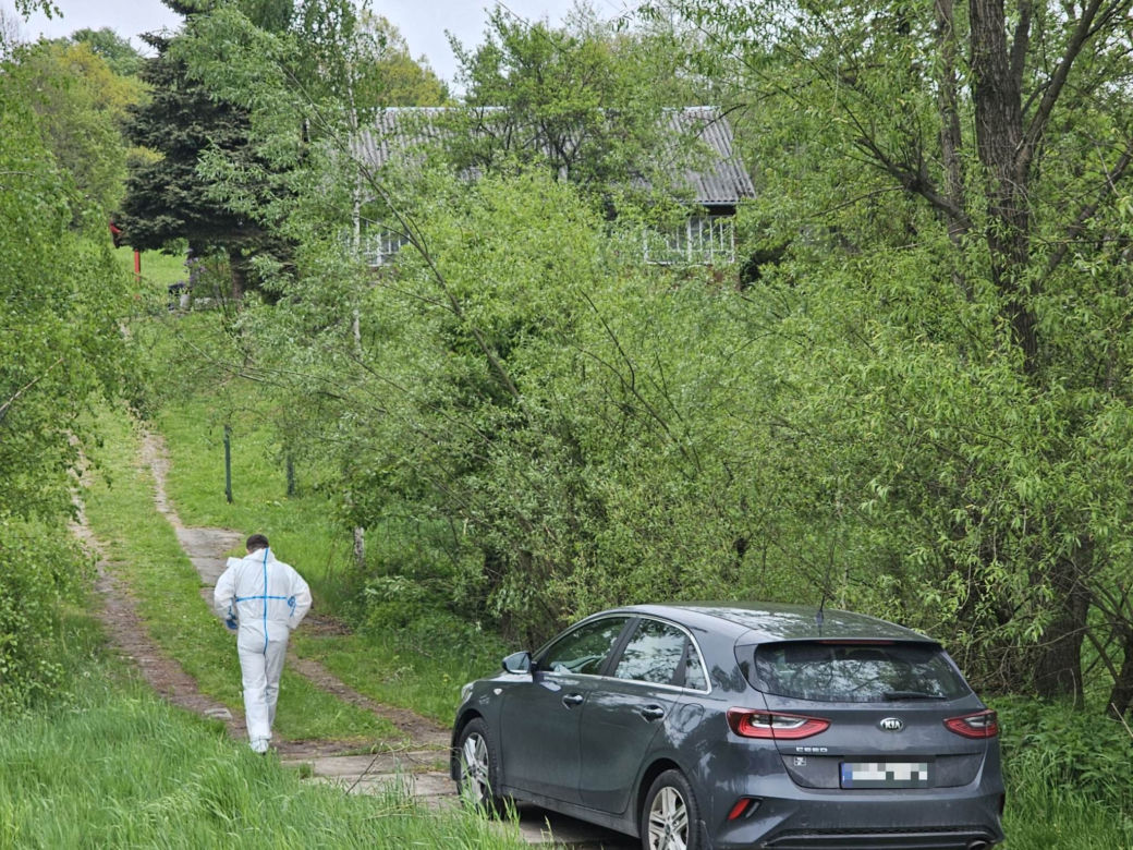 Zwłoki seniorki pod Rzeszowem [ZDJĘCIA]