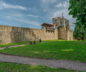 To miasto w Małopolsce ma jeden z najpiękniejszych zamków. Jan Długosz pisał w nim swoje kroniki