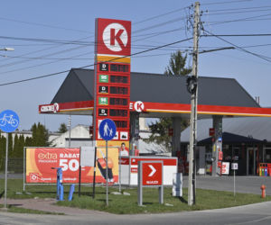 W piątek maksymalna cena benzyny 95 wyniesie 5,98 zł, a oleju napędowego 6,37 zł