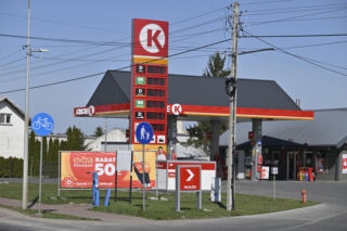 W piątek cena benzyny 95 wyniesie 5,98 zł, a diesela?