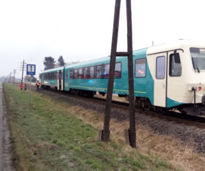 Koszmarny wypadek na przejeździe kolejowym w Papowie Toruńskim