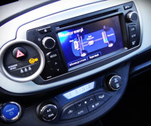 Toyota Yaris Hybrid 100