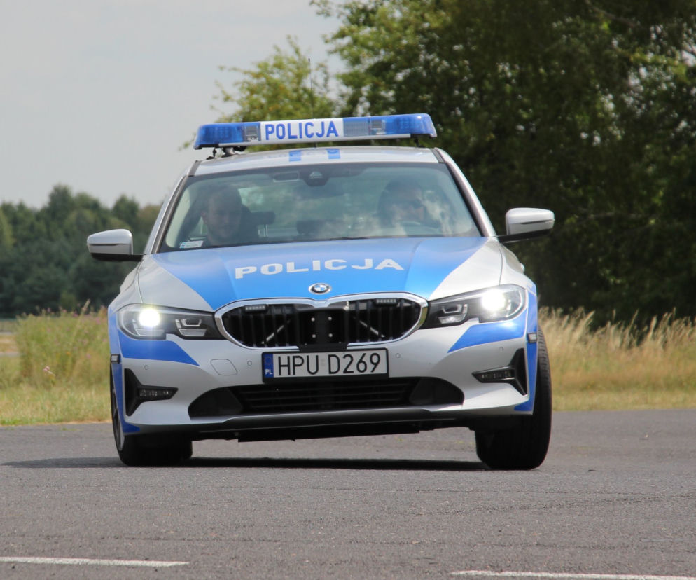 Policja zatrzymała mężczyznę, który niszczył auta na osiedlu w Poznaniu