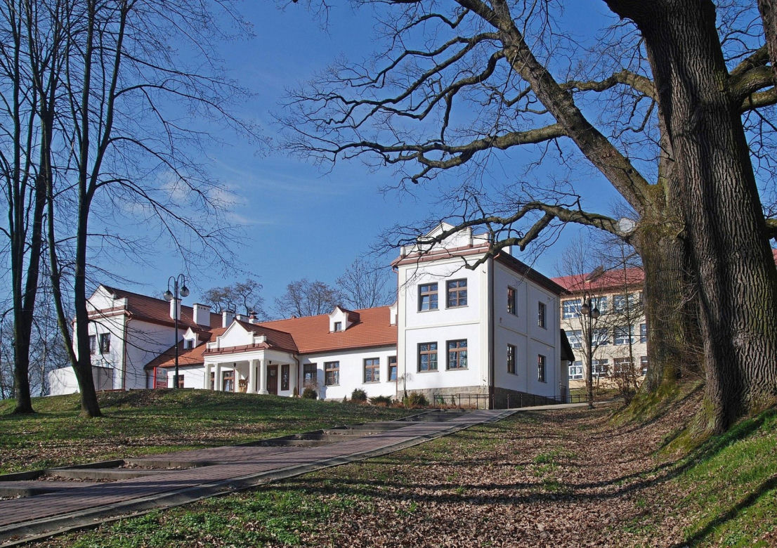 Ta wieś w Małopolsce miała kiedyś dwie nazwy. Znajdowała się w niej największa stadnina koni
