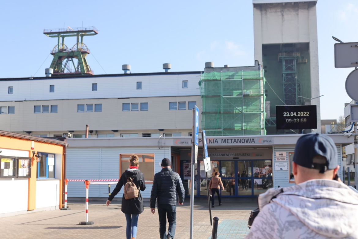 Wstrząs w kopalni Zofiówka. Ratownicy szukają górników
