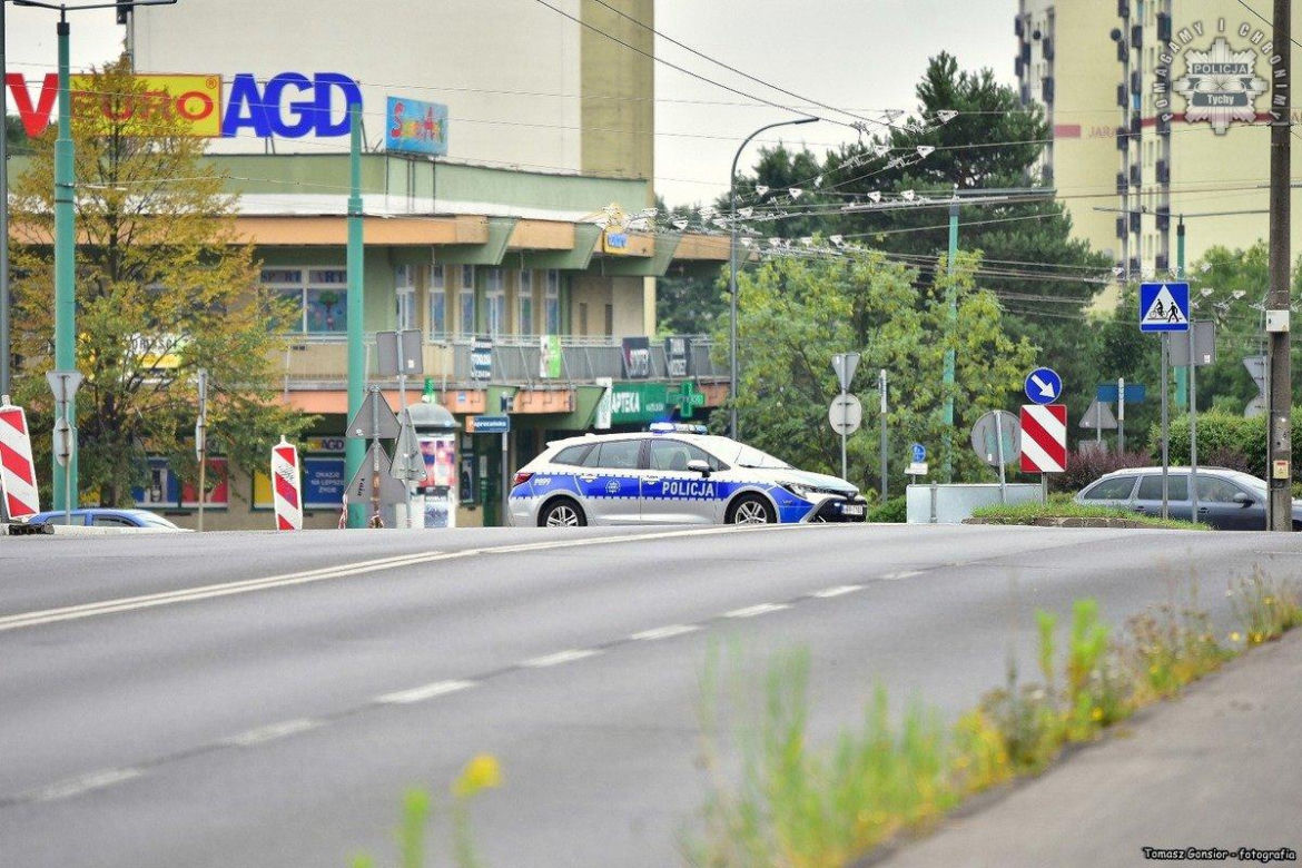 Święcenie pojazdów w Tychach przyciągnęło tłumy. Setki samochodów skropionych wodą święconą