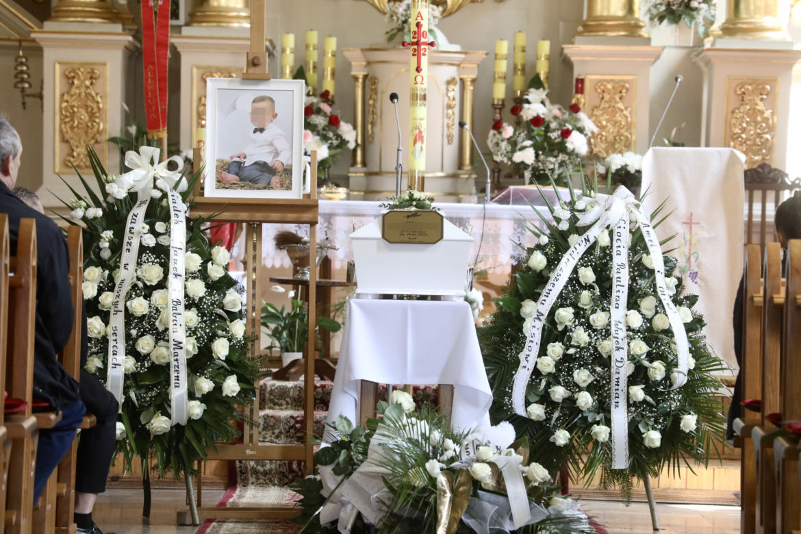 Pogrzeb maleńkiego Milanka, który zginął na cmentarzu