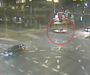Ruszył samochodem podczas interwencji. Ciągnął policjanta kilkadziesiąt metrów po ulicy