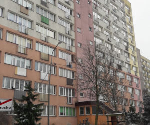 ZMASAKROWANE ciało w mieszkaniu. Sąsiedzi słyszeli odgłosy PIŁY! Co wydarzyło się na szczecińskim Niebuszewie?