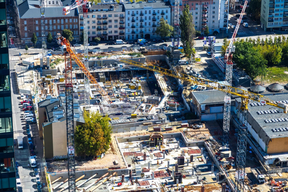 Niezwykła panorama Warszawy ze szczytu Skylinera!