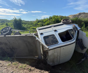 Auto dostawcze wypadło z drogi na DK 62 w powiecie sokołowskim