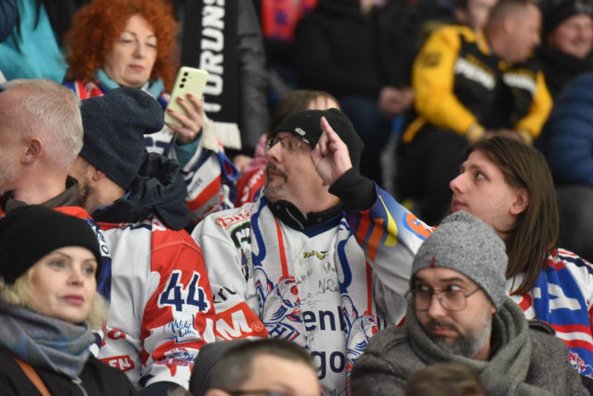 KH Energa Toruń - Unia Oświęcim 2:1! Zdjęcia kibiców i zawodników obu drużyn