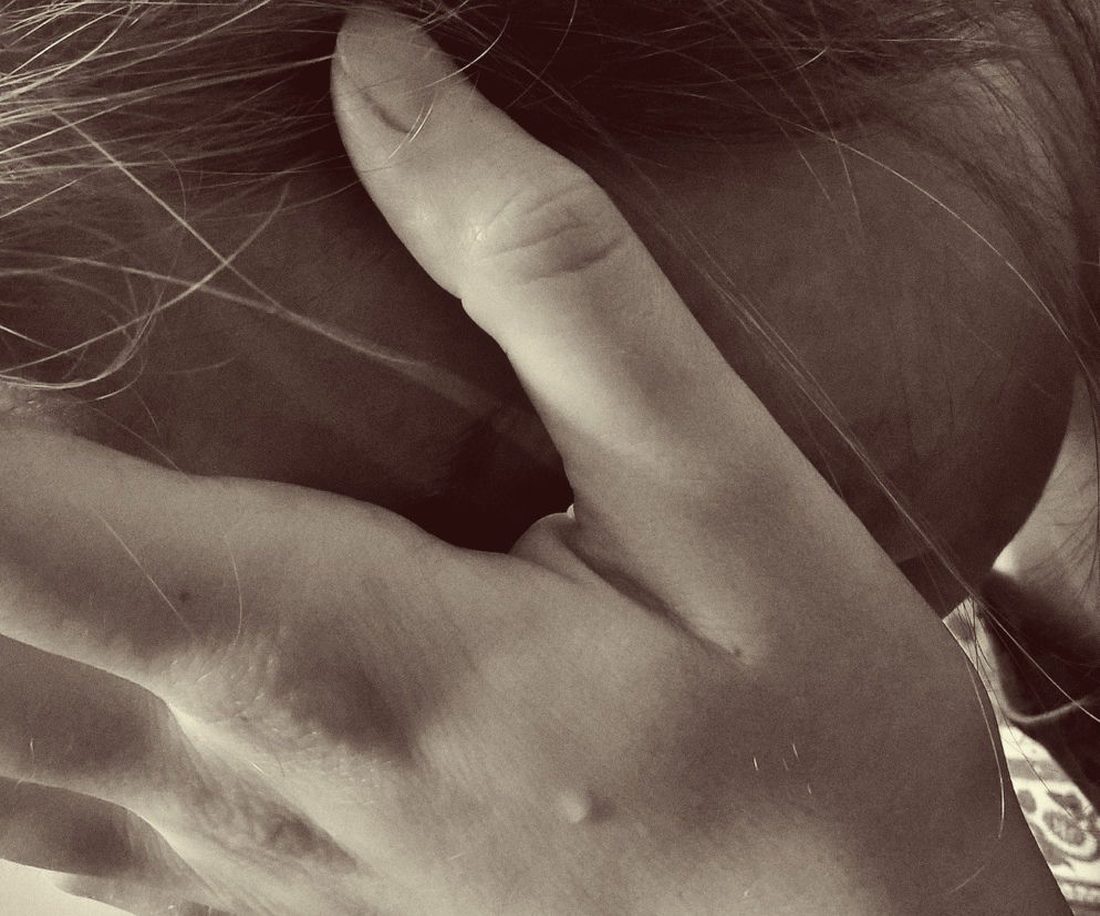 Wykorzystywał seksualnie własną córkę?