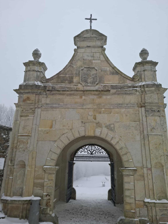 Majestatycznie, zimowo, jak w bajkowej Narnii. Tak Nowy Rok wita Święty Krzyż