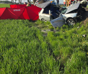 Dwie osoby zginęły w roztrzaskanym Audi. Potworny widok na miejscu