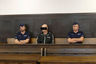Tomek położył się odpocząć na podłodze. Już nie wstał. Został zadźgany przez znajomego