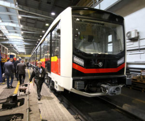 Powitaliśmy nowy pociąg metra. Skoda Varsovia jest już w Warszawie