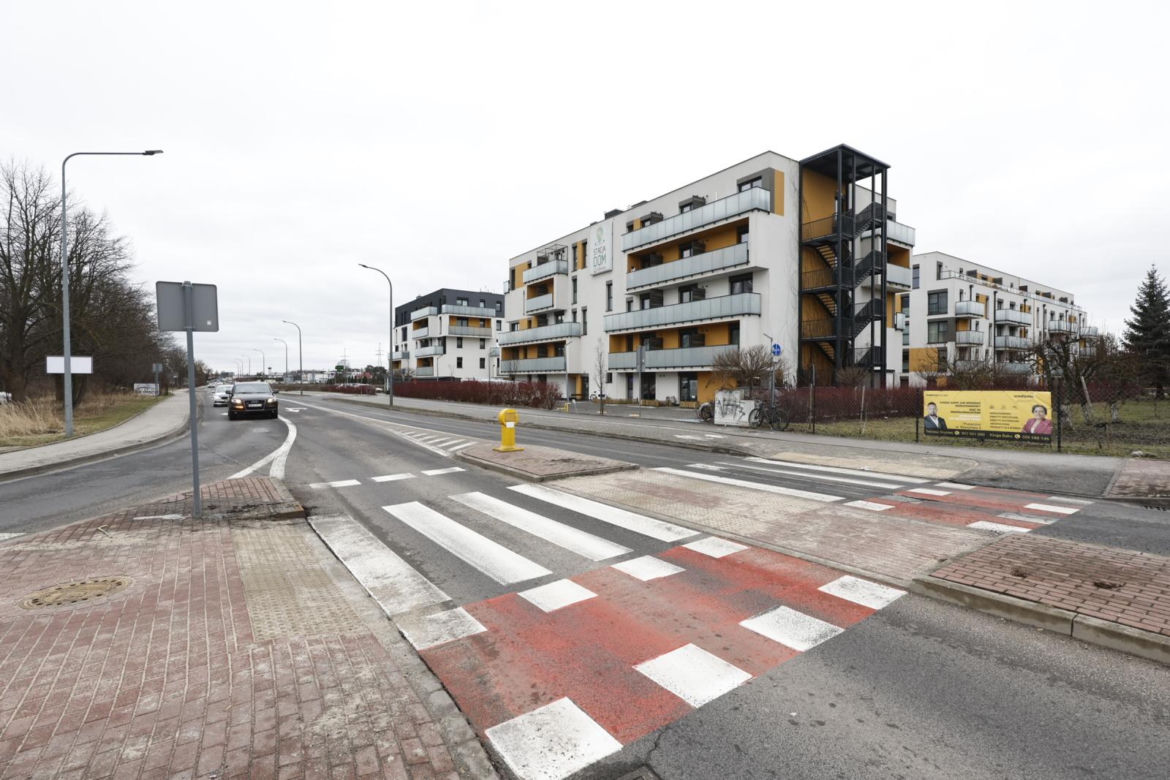 Warszawa, format: Deweloper postawił domy na Mleczarskiej. Cofnięto mu pozwolenie na budowę