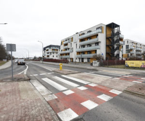 Warszawa, format: Deweloper postawił domy na Mleczarskiej. Cofnięto mu pozwolenie na budowę