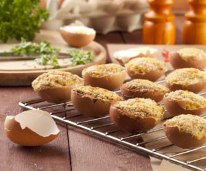 Jajka faszerowane zapiekane – chrupiące z wierzchu, kremowe w środku, zupełnie inna Wielkanoc