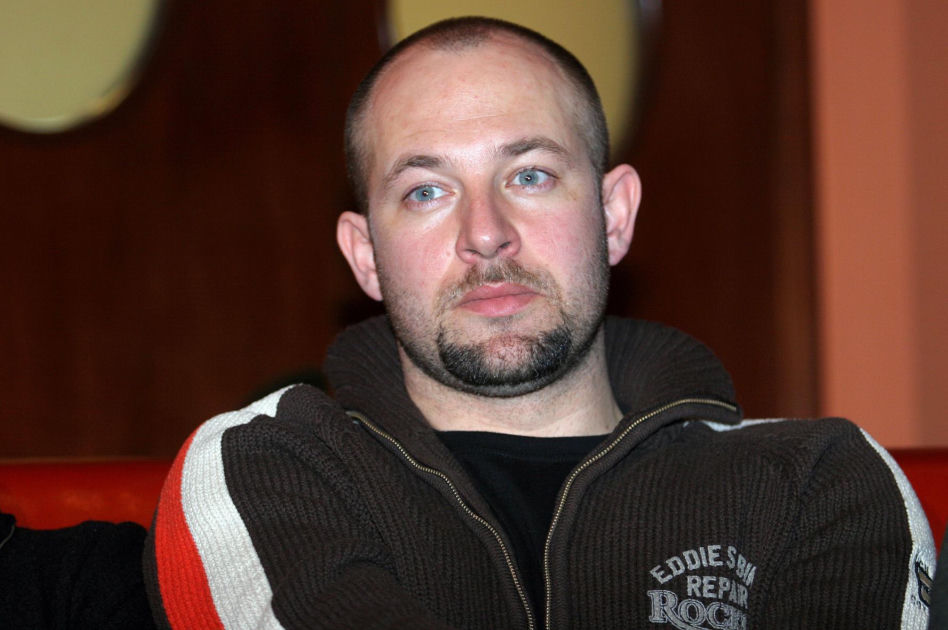 Od amanta z „Magdy M.” do twardziela z brodą. Tak przez lata zmieniał się Szymon Bobrowski