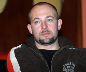 Od amanta z „Magdy M.” do twardziela z brodą. Tak przez lata zmieniał się Szymon Bobrowski