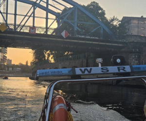 Przerażające sceny we Wrocławiu. Szukali jej pod wodą, tworząc łańcuch życia