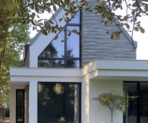 Forrest House to współczesna willa miejska autorstwa JABRAARCHITECTS, zaprojektowana na styku architektury i krajobrazu