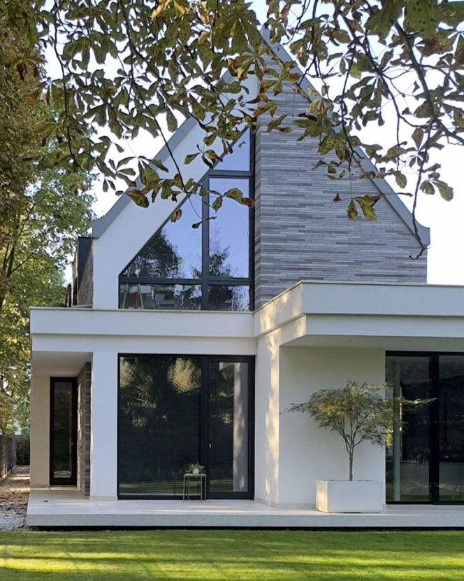 Forrest House to współczesna willa miejska autorstwa JABRAARCHITECTS, zaprojektowana na styku architektury i krajobrazu