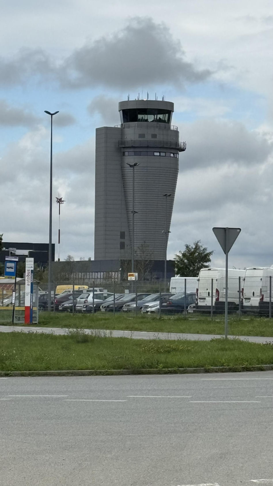 Wieża kontroli lotów na Katowice Airport w Pyrzowicach