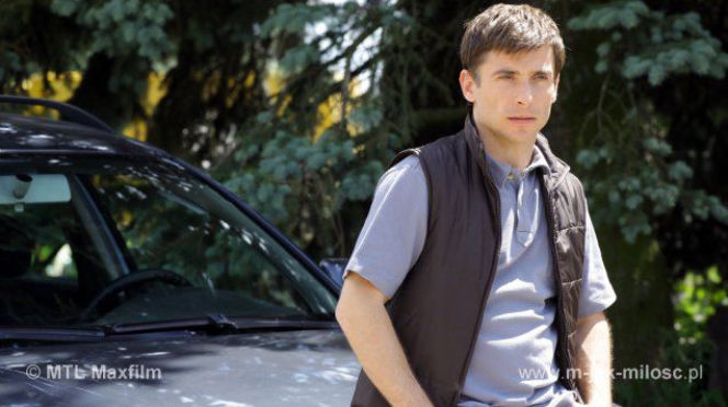 Kacper Kuszewski obchodzi 40. urodziny. Jak się zmieniał Marek Mostowiak?