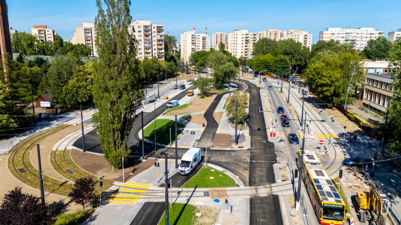 Tramwaj na Stegny w Warszawie w przeddzień otwarcia