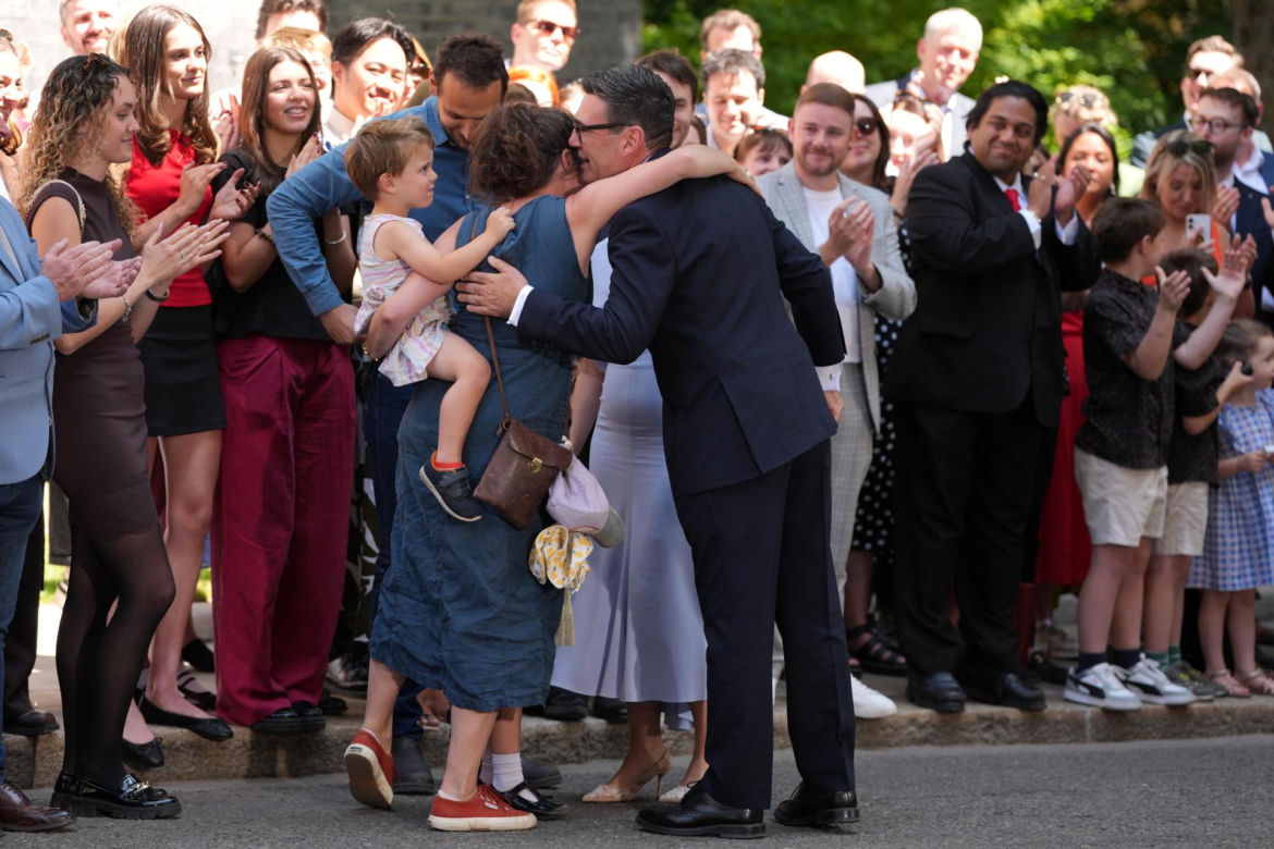 Andy Burnham został w poniedziałek 59. premierem Wielkiej Brytanii - potwierdził Pałac Buckingham