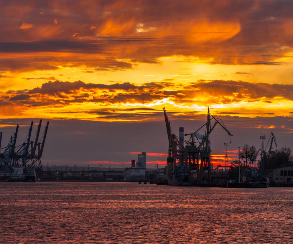 Port Gdynia - zachód słońca