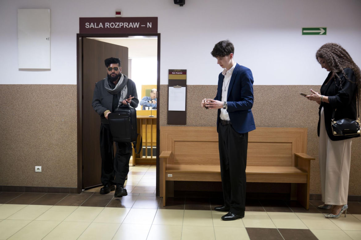 Krzysztof Rutkowski, Aleksander Zych i Natasha Zych w sądzie. Chodzi o alimenty